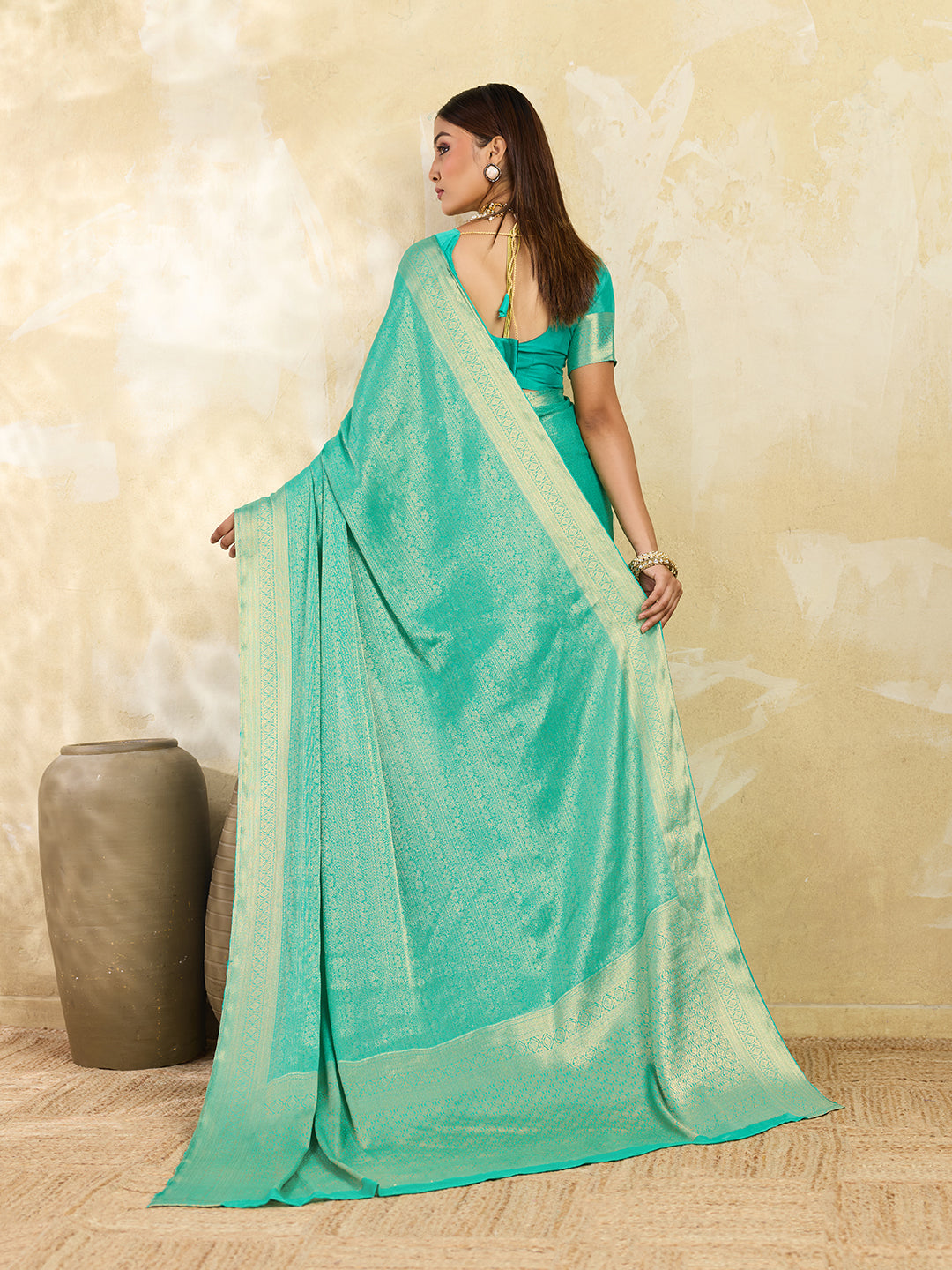 Green Silk Blend Solid Saree With Zari Border & Unstitched Blouse Featured In Mirzapur