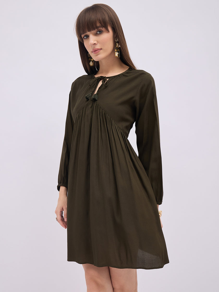 Olive Green BLENDED Solid Regular Sleeves Solid Dress